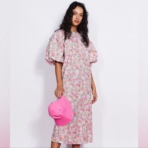 Never worn pink floral puff sleeve dress